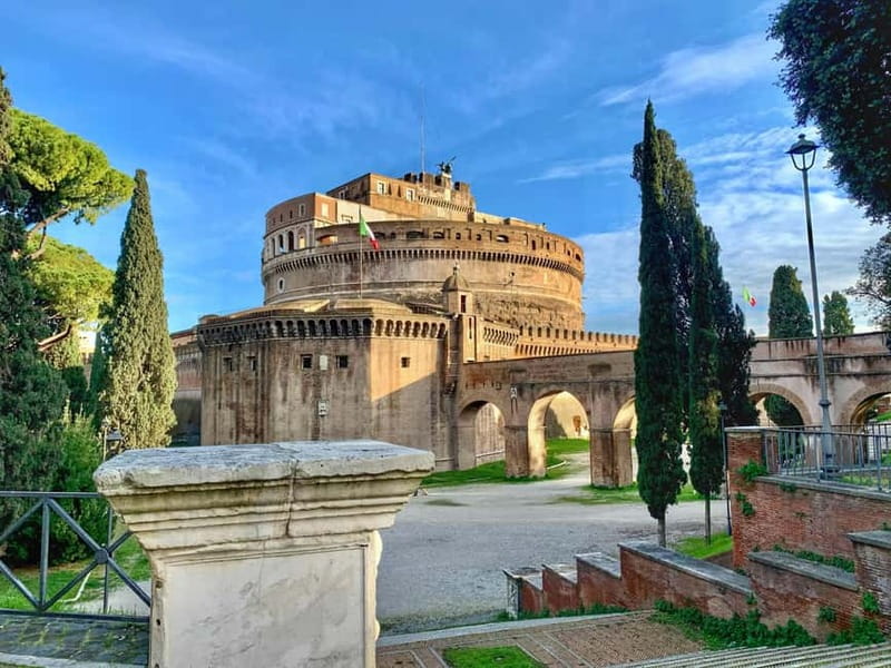 Secrets of the Passetto: Vatican's Hidden Path of Mystery - What the experience is really like: assistance, reserved entry, and a multimedia setup