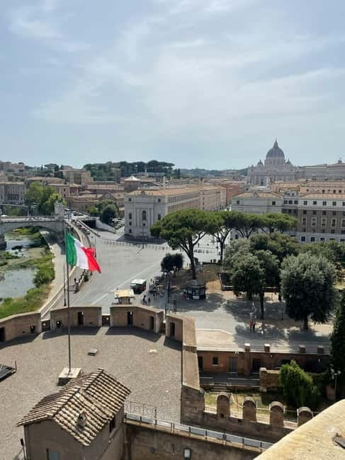 Secrets of the Passetto: Vatican's Hidden Path of Mystery - Where to start: Piazza Risorgimento and check-in at the green kiosk