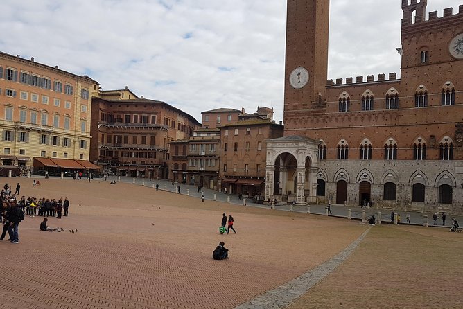 Siena and San Gimignano from Rome: Wine Tasting Tour in Tuscany - Piazza del Campo: Siena’s Main Stage and the Palio Context