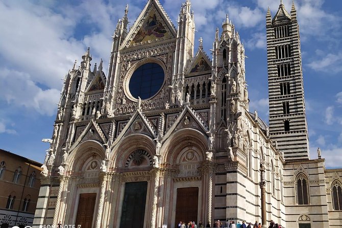 Siena and San Gimignano from Rome: Wine Tasting Tour in Tuscany - San Gimignano’s Towers and Medieval Streets in a Tight 45 Minutes