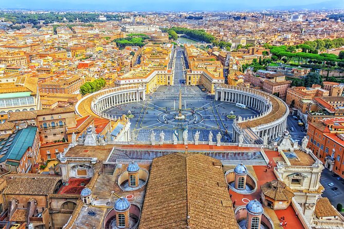 Skip the line fast Entrance Tickets: Vatican Museums & Sistine Chapel - Getting inside smoothly: what the best staff help looks like