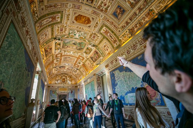 Skip-the-line Sistine Chapel & Vatican Highlights Guided Tour - Guides: The Difference Between Seeing and Understanding