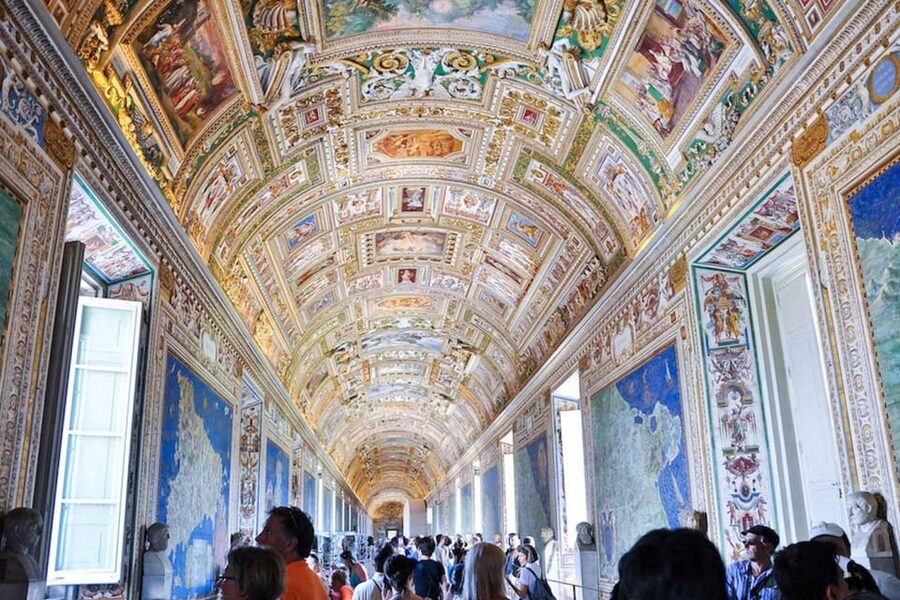 Skip-the-Line Tickets: Vatican Museum and Sistine Chapel - The check-in experience: what assistance looks like