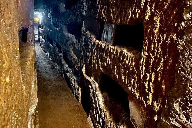 Small Group Express Tour of Roman Catacombs with Transfer - Common gotchas: meeting point confusion, wrong tour booking, and photos