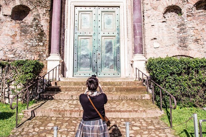 Small Group Tour: Colosseum & Roman Forum with Arena Floor Access - Small group energy you can feel in the details