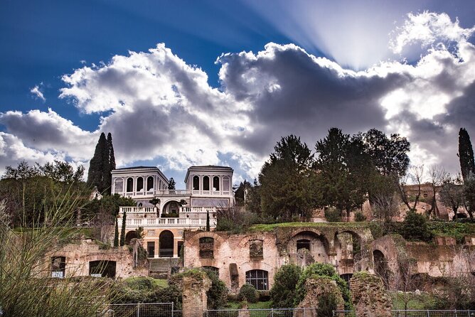 Small Group Tour: Colosseum & Roman Forum with Arena Floor Access - Where to meet and how to not lose time