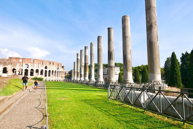 Small-Group Tour of Roman Forum & Palatine Hill - Stop 5: Arco di Tito, Roman spectacle that echoes forward