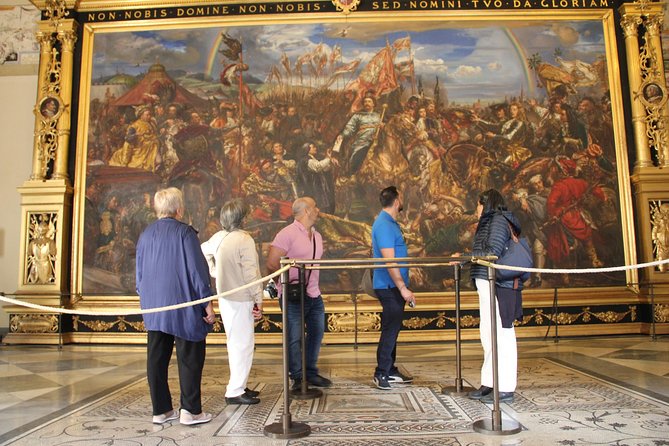 Spanish Small Group Tour of the Vatican Museums, Sistine Chapel & St. Peter's - Vatican Museums stop: statues, tapestries, maps, and Raphael’s Rooms