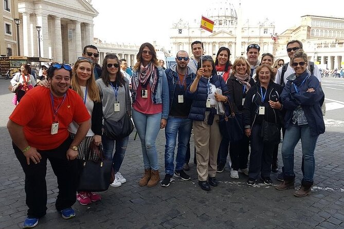 Spanish Small Group Tour of the Vatican Museums, Sistine Chapel & St. Peter's - St. Peter’s Square: a quick window into the setting