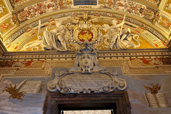 Special First Entry Vatican Museums Small Group Tour - Raphael Rooms: The Moment the Museum Feels Like a Story