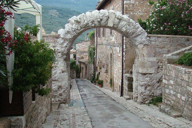 Spello: a journey through flowers, mosaics and ancient Roman ruins - Stop 3: Carsulae Archaeological Park, Curia to Amphitheatre Along the Via Flaminia