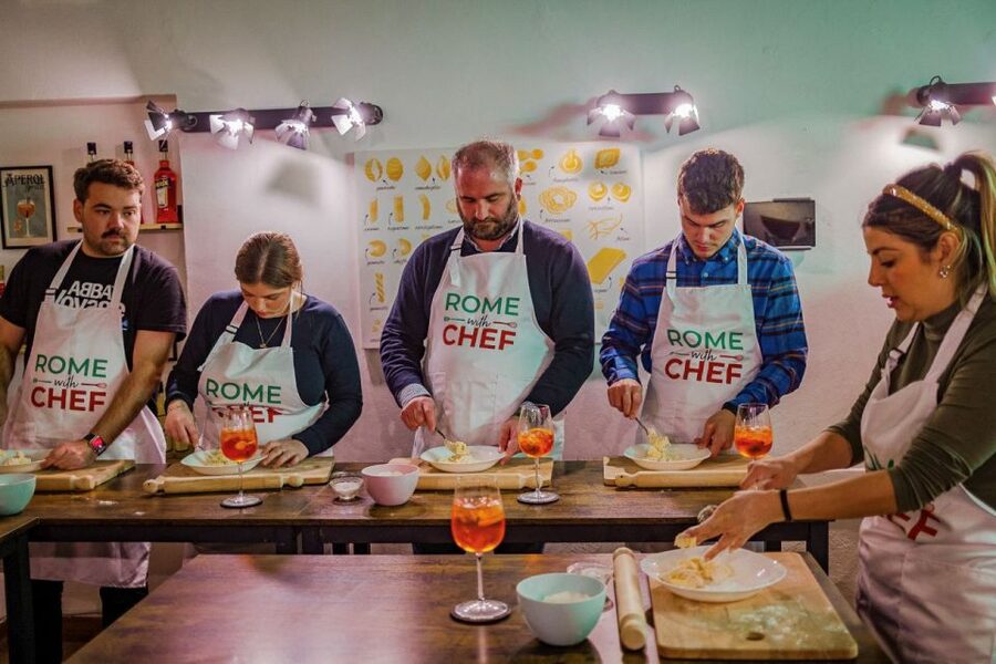 Spritz and Spaghetti Traditional Cooking Class in Rome - Who should book Spritz and Spaghetti