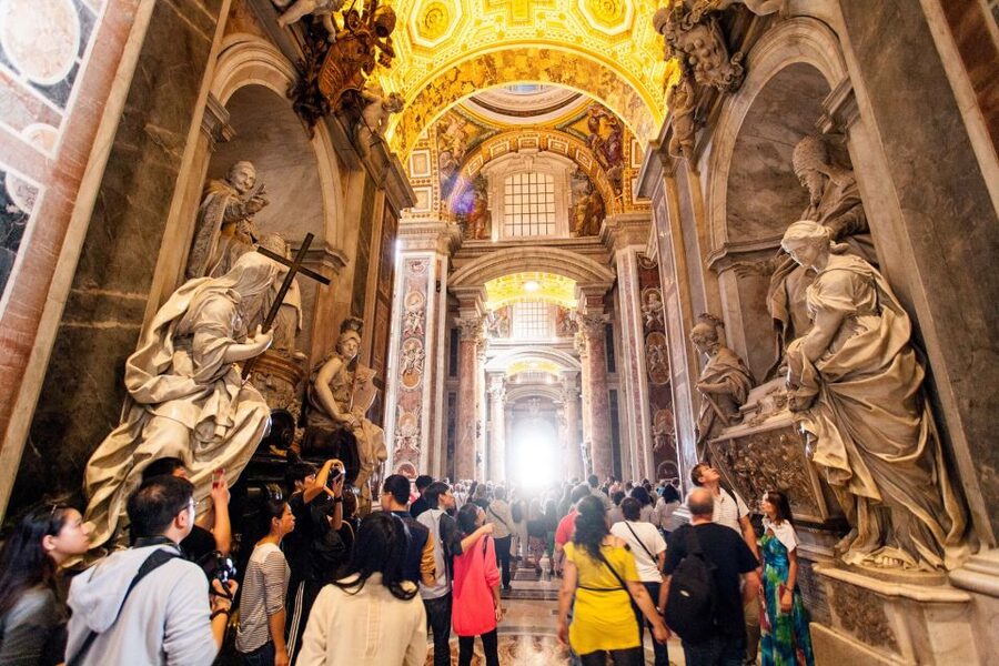 St Peter's Basilica Express Guided Tour with Dome Climb - Best basilica moments: St Peter’s, viewpoints, and photo strategy
