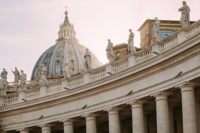 St. Peter's Basilica Guided Tour with Reserved Entrance - Finding the Group at Piazza della Città Leonina