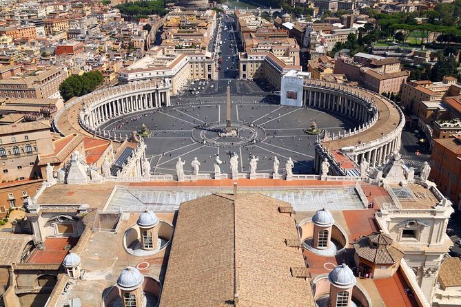 St. Peter’s Basilica Priority Access Tour with Dome & Crypt - The crypt visit: Vatican grotto tombs underfoot