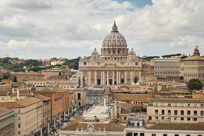 St. Peter's Basilica, Square and Papal Grottoes Guided Tour - St. Peter’s Square: Bernini’s Colonnade and the “Hug” Effect