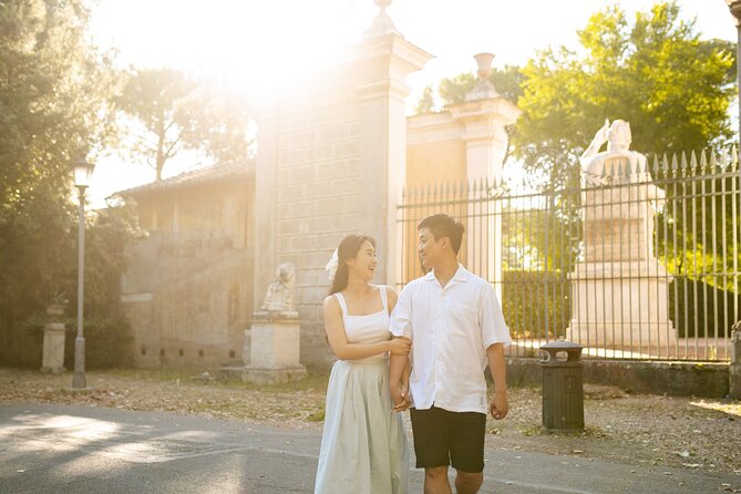 Sunny Photoshoot with a Local in the Heart of Rome - Trastevere neighborhood, Rome that feels less staged