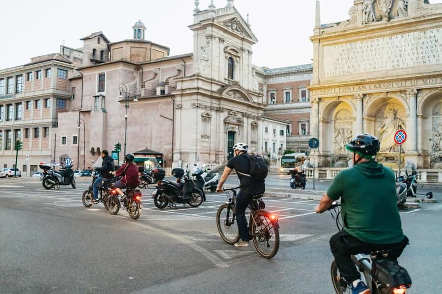 Sunrise in Rome: Small Group E-Bike Tour & Italian breakfast - Piazza Navona early, then Piazza di Spagna with the Spanish Steps in view