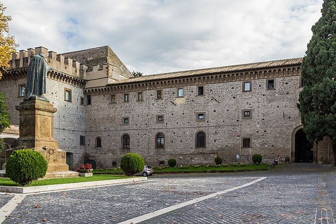 Surroundings of Rome on Vespa - Private group, 4 to 5 hours, and the 10:00 am rhythm