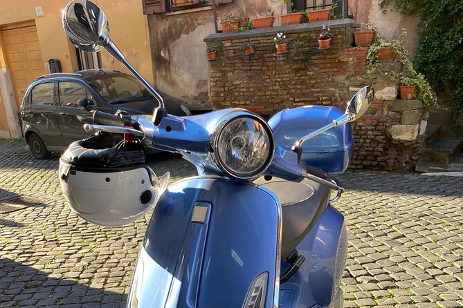 Surroundings of Rome on Vespa - Morning ride: the hills south of Rome