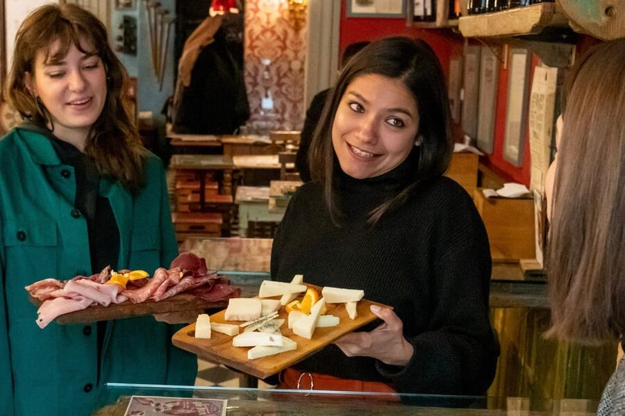 Taste of Tuscany: Food & Wine tour with Florentine Cuisine - Where the Tour Starts: Piazza della Passera, Oltrarno Side of the Arno