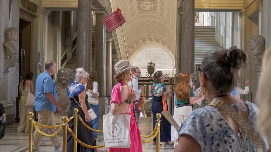 The Vatican: Private VIP Experience Tour - St. Peter’s Basilica: Pietà, Bernini canopy, and relics