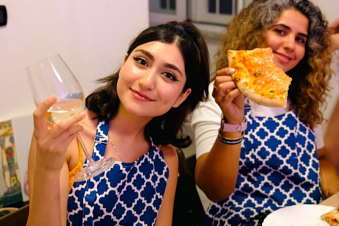 Tipsy Painting Class Rome - Pizza and wine in a painting class, the Roman way