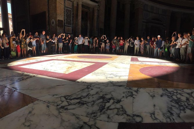 Tour in Rome, the great beauty - St. Peter’s Square First: A Calm Start in Vatican City
