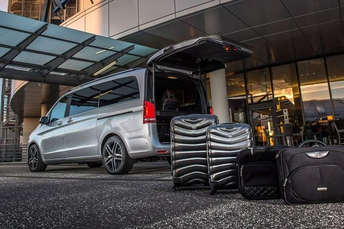 Transfer between Rome and the Fiumicino Airport FCO - Rome Hotel to FCO: The Fast Path Through Departure Stress