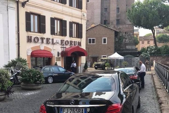 Transfer from Rome to the port of Civitavecchia - Pickup Setup In Rome: Hotel Reception Versus Airport Meeting Point