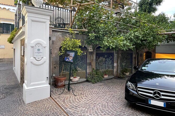 Transfer Rome to Airport or Airport to Rome Fiumicino/Ciampino - The Black Mercedes Ride: WiFi, AC, and a Smoother Drive to FCO
