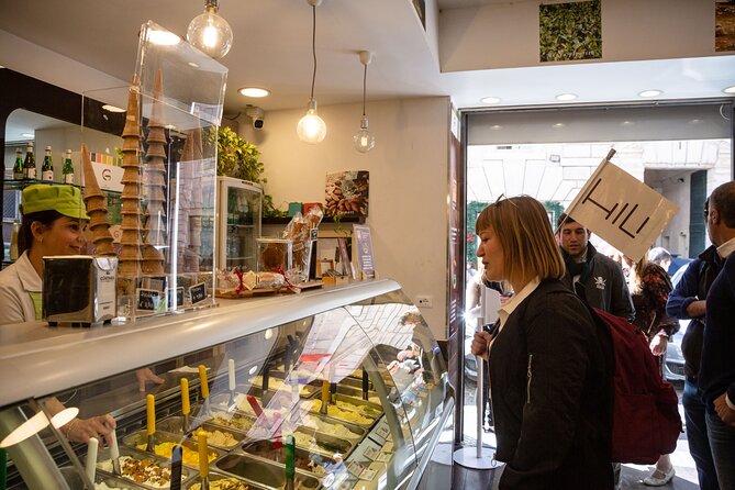 Trastevere & Campo de' Fiori Street Food Tour, Eat Like a Local - Starting at Piazza di San Simeone, and why the route begins with a fountain
