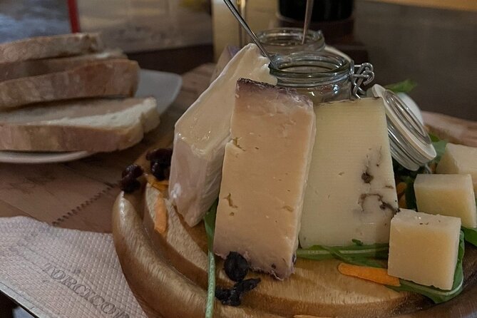 Trastevere Like a Local Food Tour with 7+ Food Tastings & Wines - Stop 2, da Etta and the idea of Piscinula
