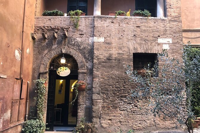 Trastevere Like a Local Food Tour with 7+ Food Tastings & Wines - Stop 3, Piazza in Piscinula and Dante’s House