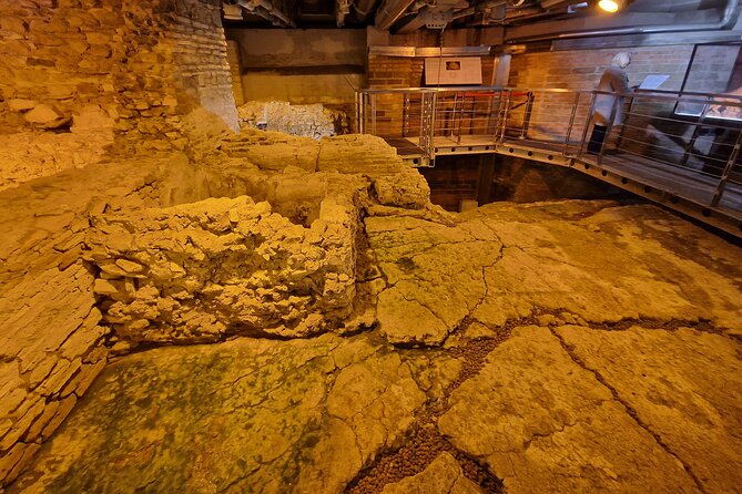 Underground of Trevi Fountain, Spanish Steps PRIVATE TOUR - Trevi Fountain above ground: iconic, but the underground steals the show