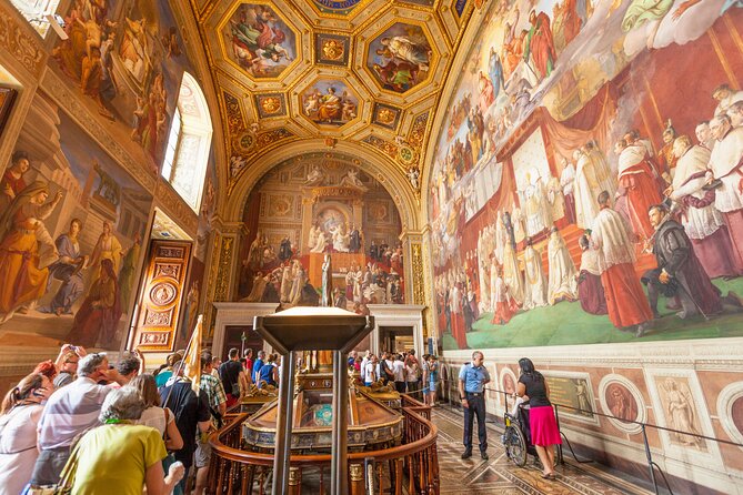 Vatican and Sistine Chapel Afternoon tour - St. Peter’s Basilica quick hit: Michelangelo’s Pietà