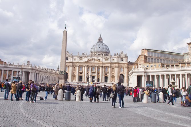 Vatican and Sistine Chapel Afternoon tour - Small group size, big Vatican crowds