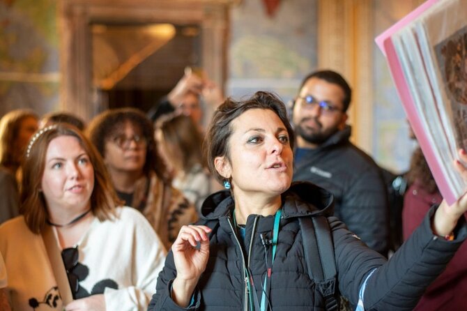Vatican and Vatacombs Tour: Treasures of the Sistine Chapel - Group size, pacing, and headsets: staying comfortable in the Vatican rush