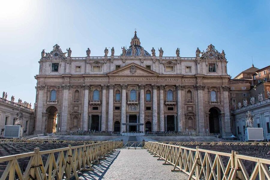Vatican City: Early Morning Vatican Tour with Sistine Chapel - Raphael Rooms: a focused history bridge before the Sistine Chapel