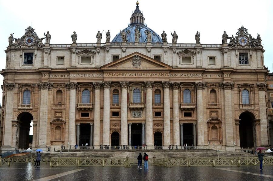 Vatican City: Guided Tour of the Papal Audience - Watching Pope Leo XIV in the Popemobile: What to Expect Up Close