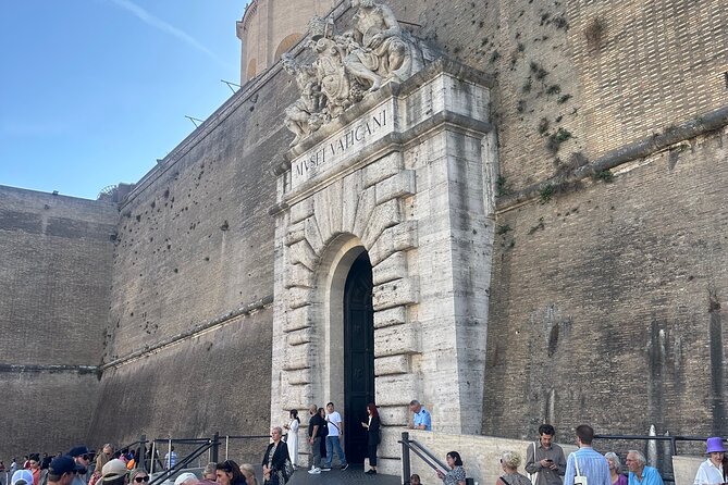 Vatican City Guided Tour With Less Crowd Than Regular Hours - Vatican Museums: A Guided Sweep That Gets You Oriented Fast