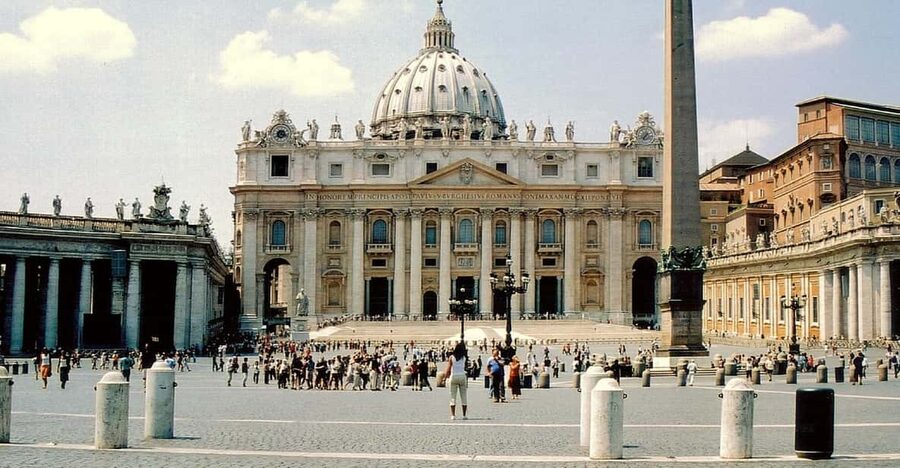 Vatican City: St Peters Basilica and Papal Tombs Guided Tour - From Piazza Risorgimento to security: the logistics that drive your timing