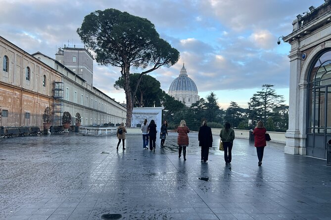 Vatican Museums Alone: Semi-Private Early Entry Tour & Breakfast - Breakfast in the Pinecone Courtyard: a smart finish, not just a snack