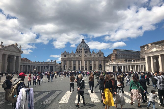 Vatican Museums and Sistine Chapel Tickets - Fast-Track Entrance vs Real Line Time at Security