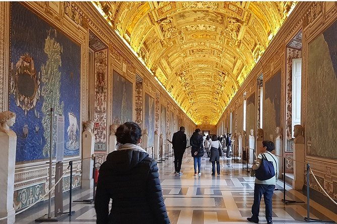 Vatican Museums and St. Peter's Basilica Private Tour Options - Entering the Vatican Museums with skip-the-line energy