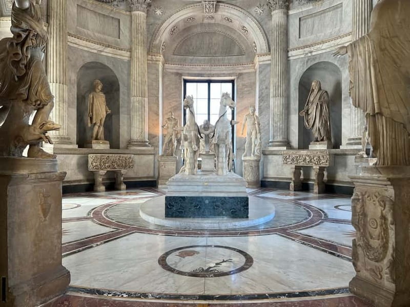 Vatican: Museums, Raphael & Sistine Chapel + Basilica Option - Meeting at Via Tunisi and Getting Oriented Before You Step In