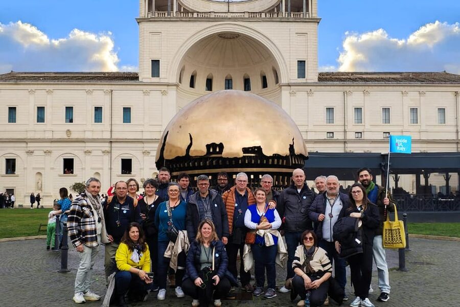 Vatican Museums, Sistine Chapel and St. Peter's Guided Tour - Security and meeting the group at Via Sebastiano Veniero