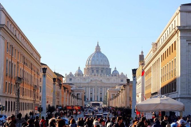 Vatican Museums Sistine Chapel and St. Peter's with pick up - Guided Vatican Museums highlights, with help spotting what you’re seeing