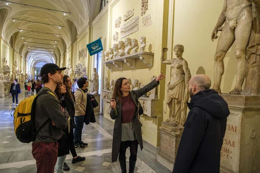 Vatican Museums & Sistine Chapel Guided Tour - Cortile della Pigna: the bronze pinecone courtyard moment
