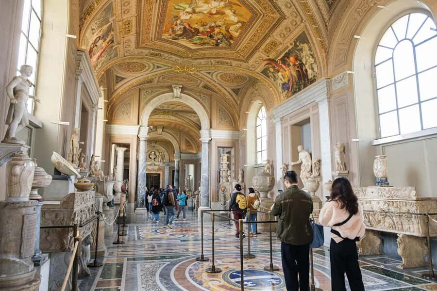 Vatican Museums & Sistine Chapel Guided Tour - Sistine Chapel: what to expect when the talking stops